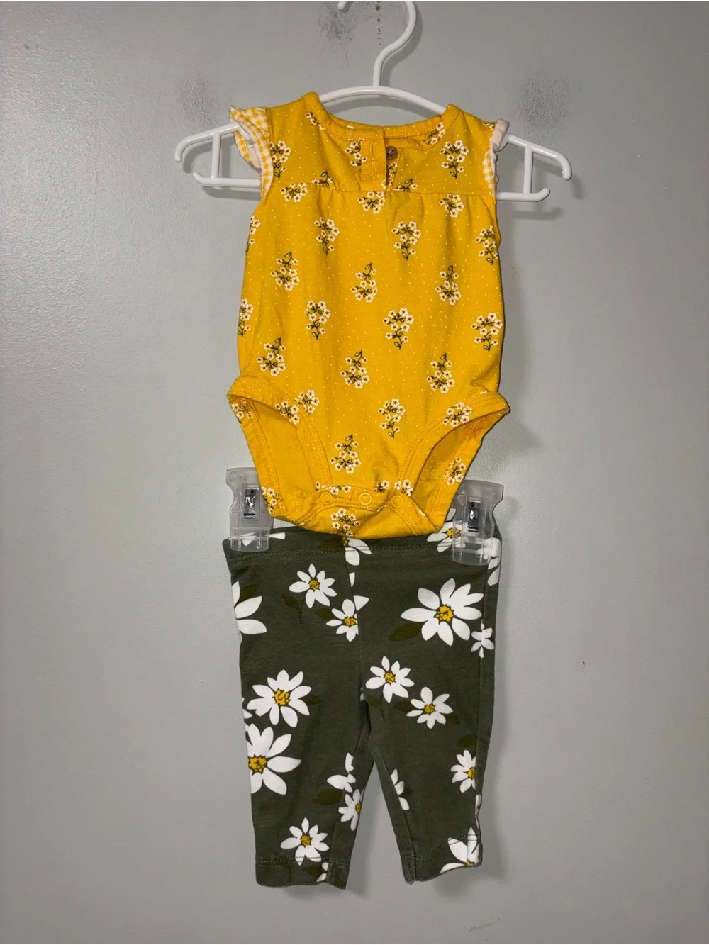Carters Yellow & Green Daisy Print Outfit Girls 3M